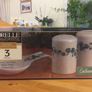 Vintage New Corelle Callaway Ivy Coordinates Salt , Pepper Shakers & Spoon rest